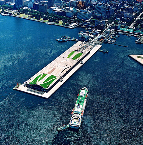 横浜港大さん橋 ２種類イルミで幻想的に 夜景とともに楽しむ中区・西区・南区タウンニュース