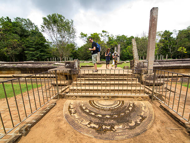 118 スリランカの仏教遺跡巡り 1 アヌラーダプラ dアバヤギリ大塔-