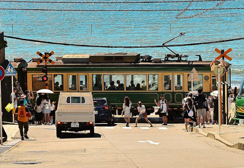 江ノ電踏切スラムダンクの聖地 鎌倉高校前1号と2号踏切道－我が子はフミキリスト