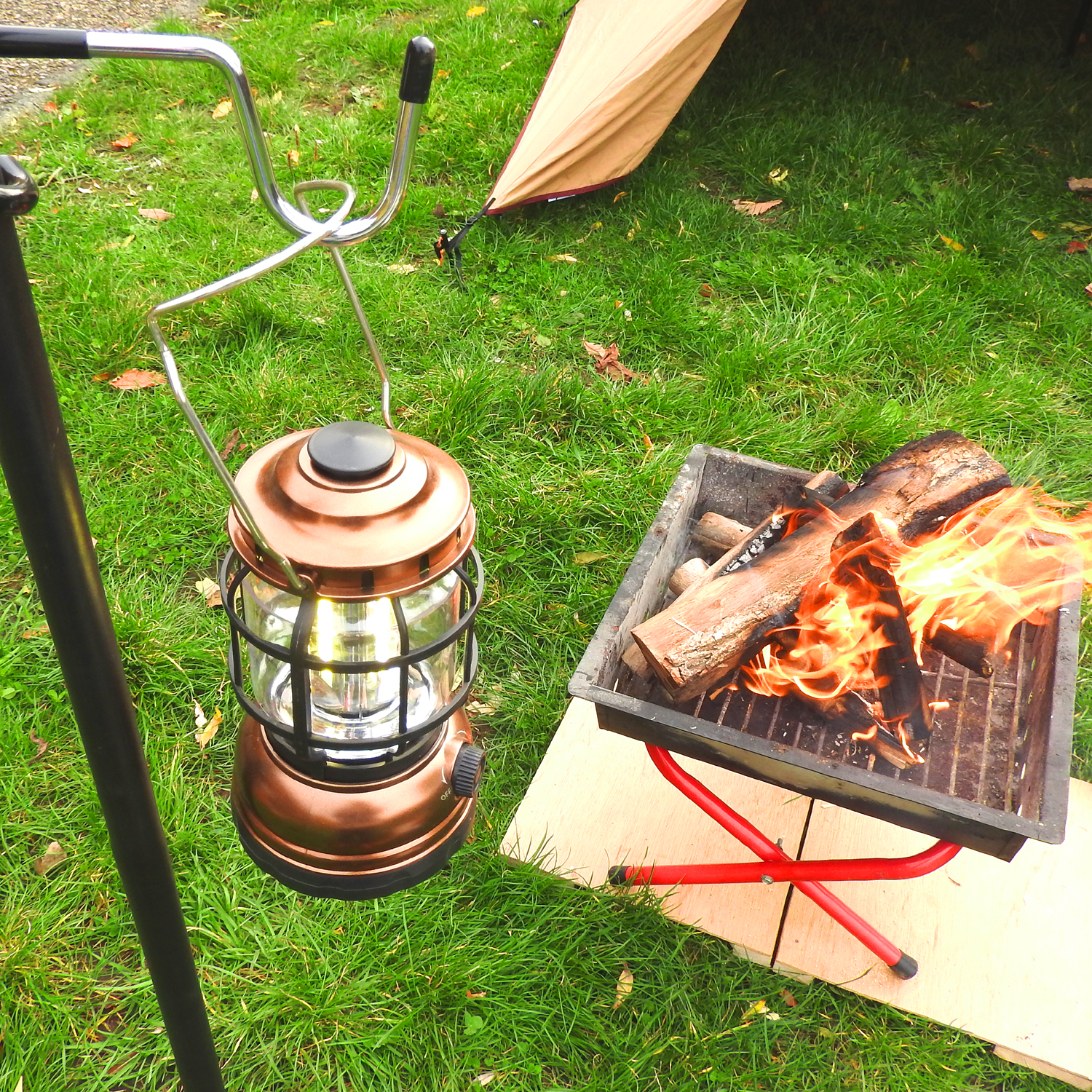 ランタンスタンド８選三脚タイプやワンポールなど、ファミリーキャンプにおすすめのスタンドをご紹介！HugKum はぐくむ