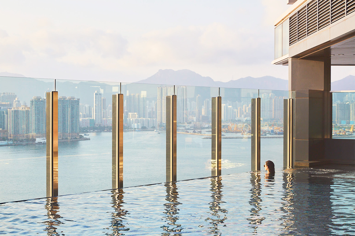 ローズホテル横浜で夏満喫 屋上プール、前倒しでオープン 見聞遊学カナロコ