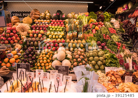 地元っ子や観光客でいっぱいなバルセロナの台所「サン・ジュセップ市場 Mercat de Sant Josep