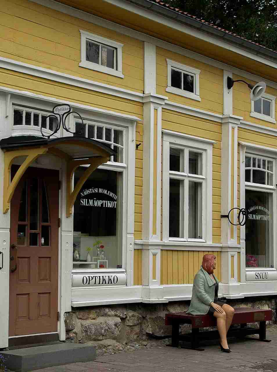 北欧最大級の木造建築の町。フィンランドの世界遺産ラウマRevontulia レヴォントゥリア