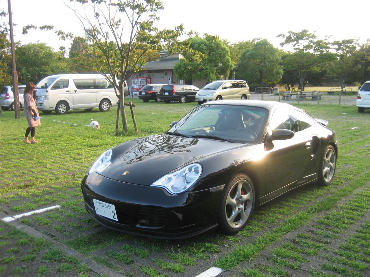 台場駅及び駐車場から潮風公園へ: お台場潮風公園 ガンダム30周年プロジェクト