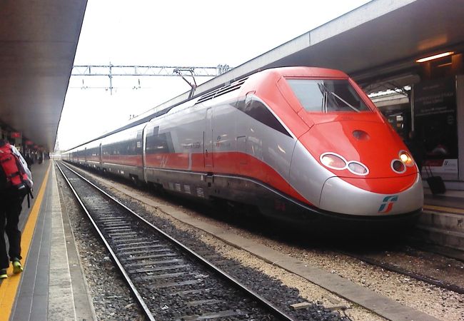 ローマ市内のテルミニ駅からフィウミチーノ空港へのアクセス方法とは？マイたび＠イタリア旅行ガイド