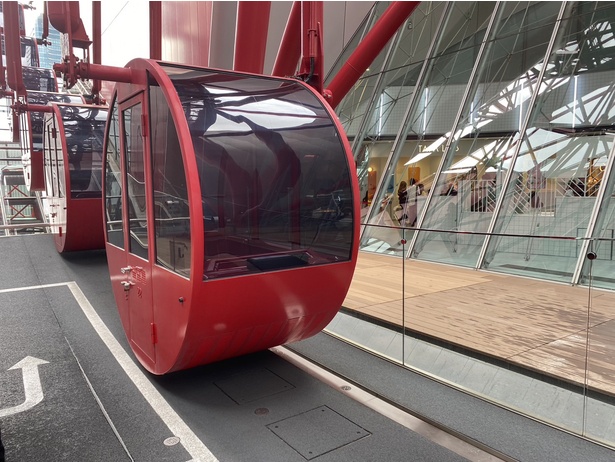 大阪 梅田の赤い観覧車 写真素材5401425- フォトライブラリ