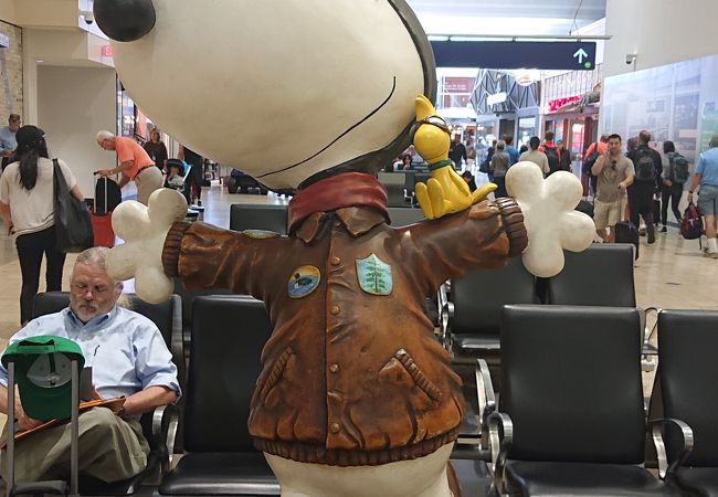 ミネアポリス国際空港 空港泊 、市内までの移動について。