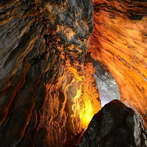 ハイキング 愛知の秘境『乳岩峡』ハイキング 鳳来渓谷 乳岩川 鍾乳洞