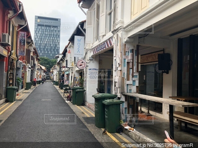 外国の街並み 坂道の写真・画像素材-Snapmart スナップマート