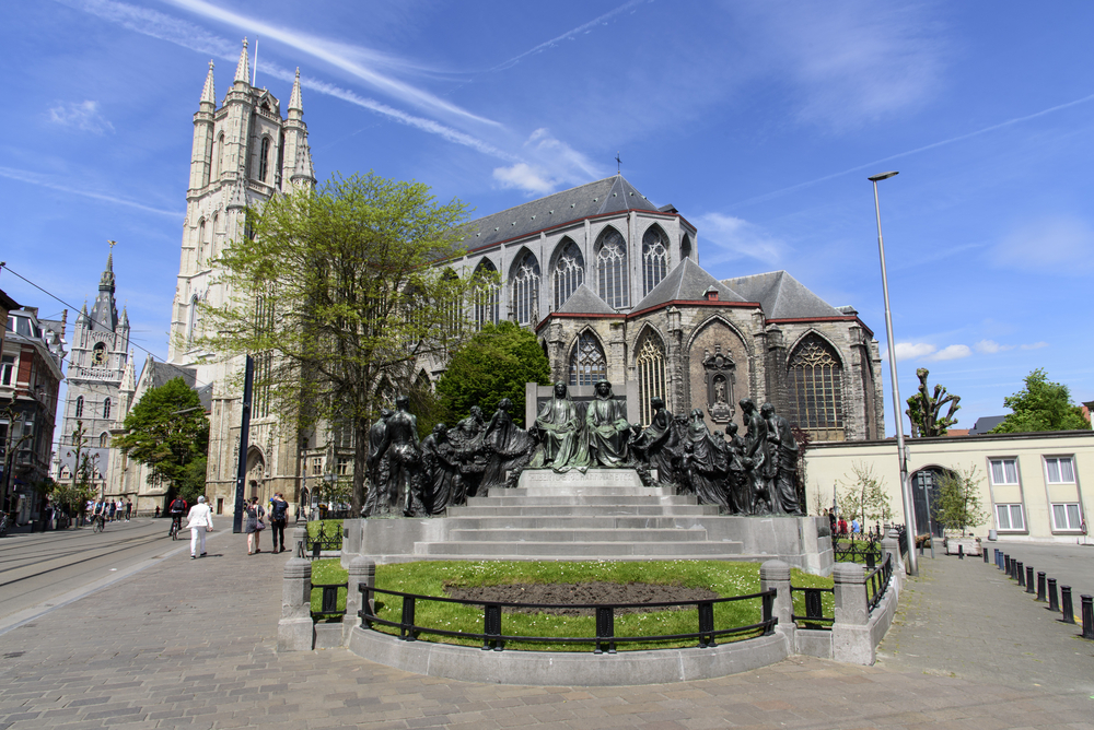 湖上ステージで幻想的な夏の夜を♪ ～ ブレゲンツ湖上音楽祭 ～