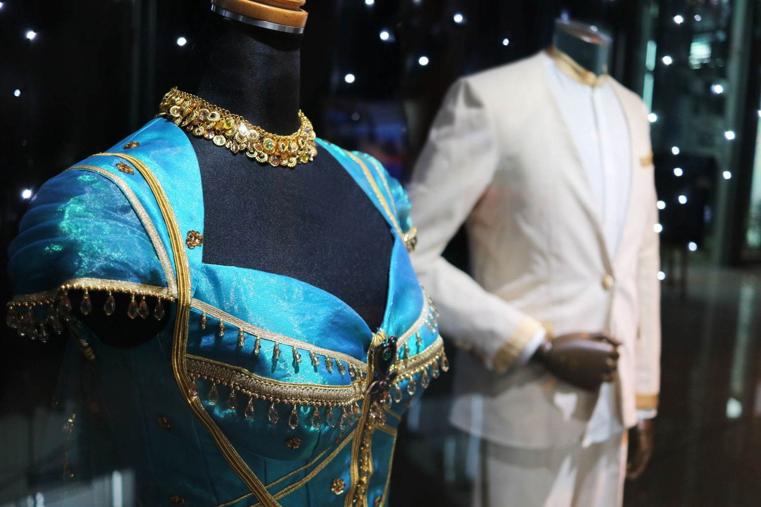 くまのプーさんイルミネーションがカレッタ汐留でスタート！ 美女と野獣のアンコール上演も♡ -