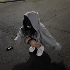 女の子 韓国 拾い画 顔隠しTikTok