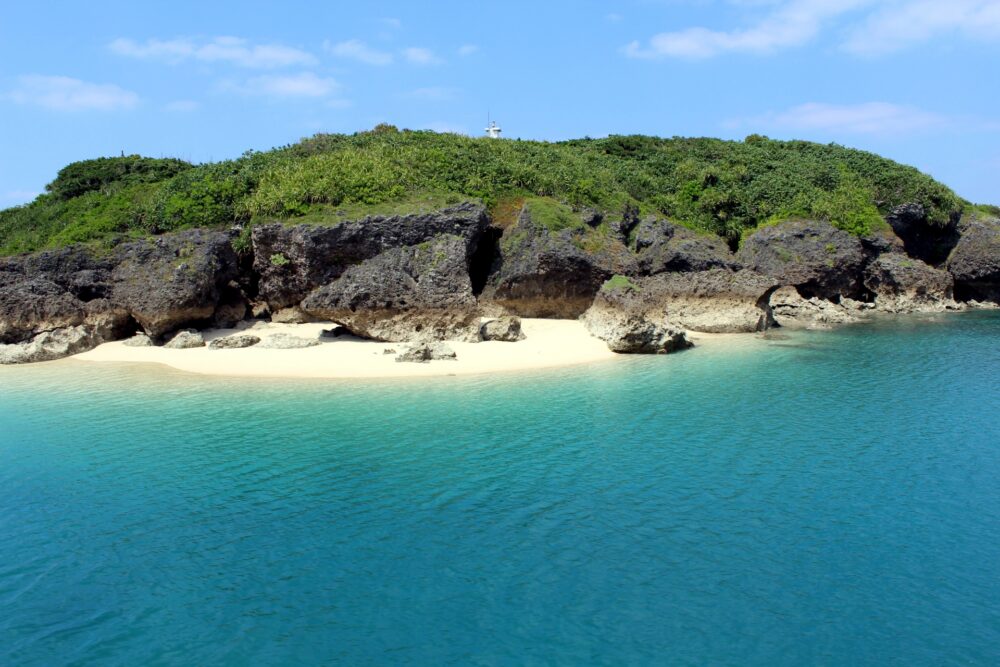 東洋一とうたわれる純白のビーチ。 はての浜 沖縄県島尻郡ONESTORY
