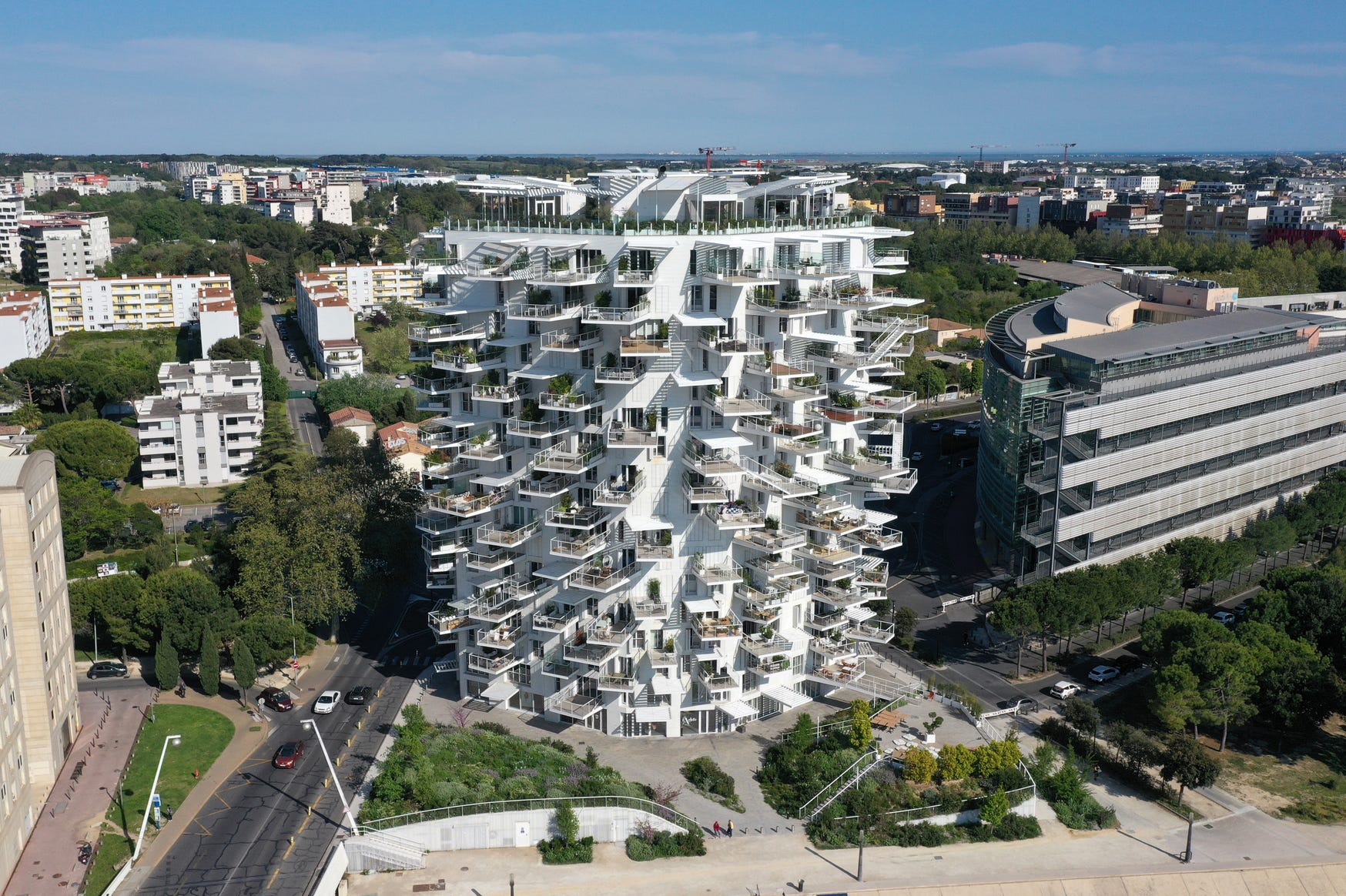 海外の集合住宅のある街並みの写真素材93580652- PIXTA