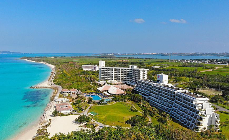Web予約限定🏖️宮古島東急ホテル＆リゾーツ☑詳細はこちら→https:bit.ly 3bmNofB 東洋一とも謳われる与那覇前浜ビーチ が目の前に広がるビーチリゾートで、日ごろの疲れを癒してみませんか？極上のおもてなしに絶景のビーチ、レストランでディナーを楽しみながらの