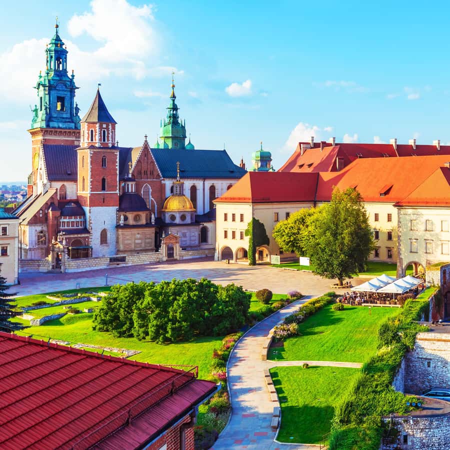 バベル城観光｡アウシュビッツ強制収容所見学