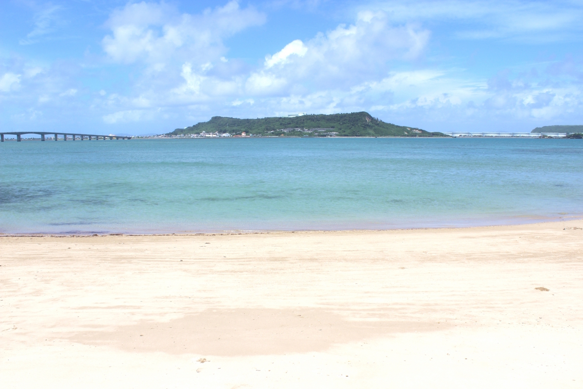 美しい海にぐるりと囲まれた「浜比嘉島」のビーチを紹介！沖縄の観光情報はFeel Okinawa