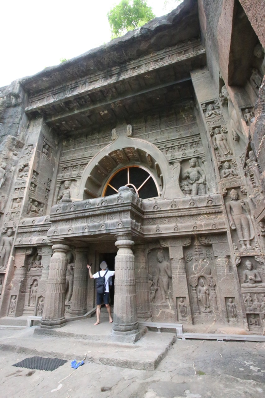 超圧巻の世界遺産 エローラ石窟群の見どころガイドアクセス・所要時間・観光ルートまとめ – 異国のおたより