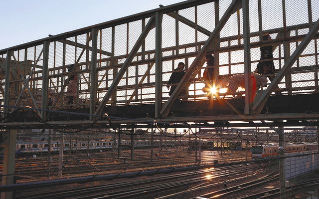 さようなら「三鷹跨線人道橋」撤去 跨線橋前バス停側 NOBUさんαcafe αの写真投稿サイトソニ