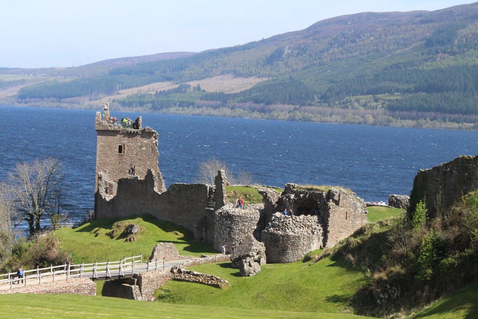 エリザベス女王お気に入り、スコットランドのバルモラル城ってどんな場所？ELLE DECORエル・デコ