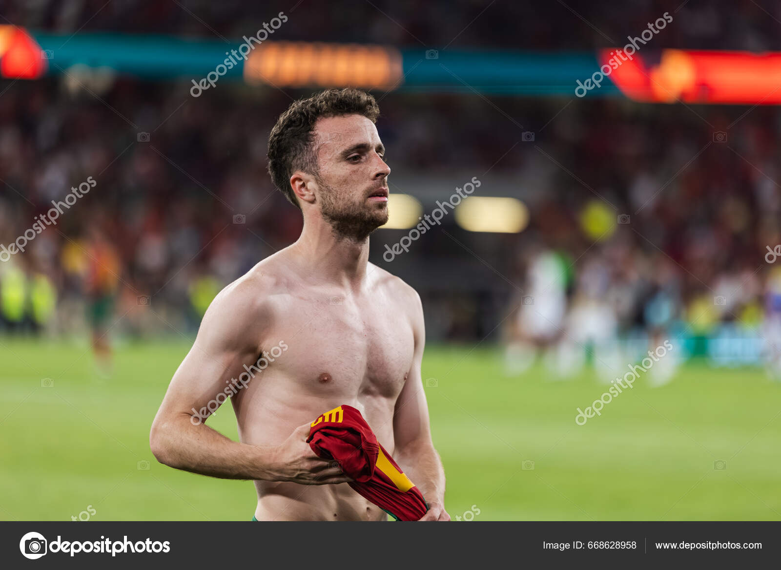 リバプールのジョタ選手事故死、サッカー界から悲しみの声 ２週間前に結婚 - CNN.co.jp