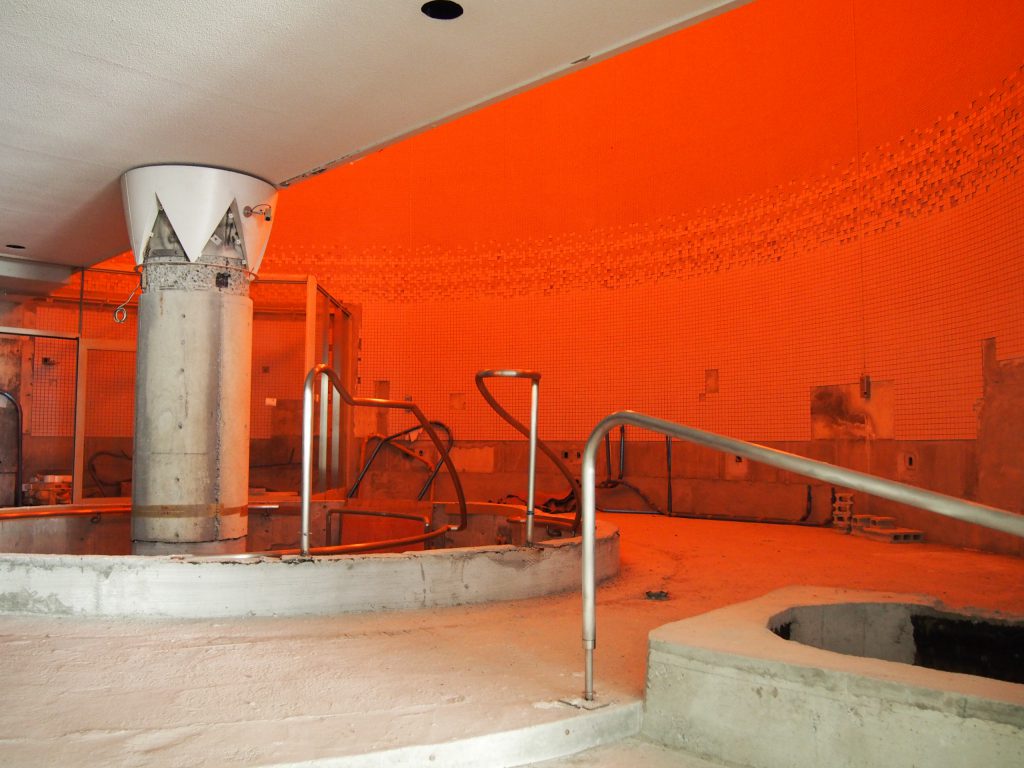 建設中の廃墟？！沖縄・瀬底島のヒルトン進出地に横たわる夢の城TabiKen -旅とビルと建築と