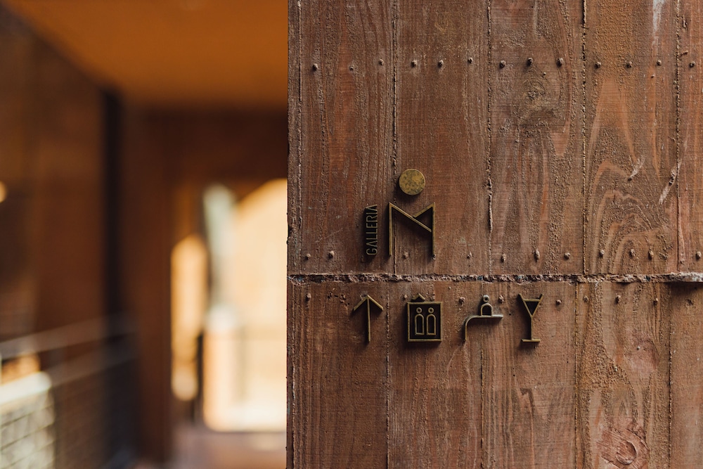 ＳＥＫＩＹＡ ＲＥＳＯＲＴ ＧＡＬＬＥＲＩＡ ＭＩＤＯＢＡＲＵ