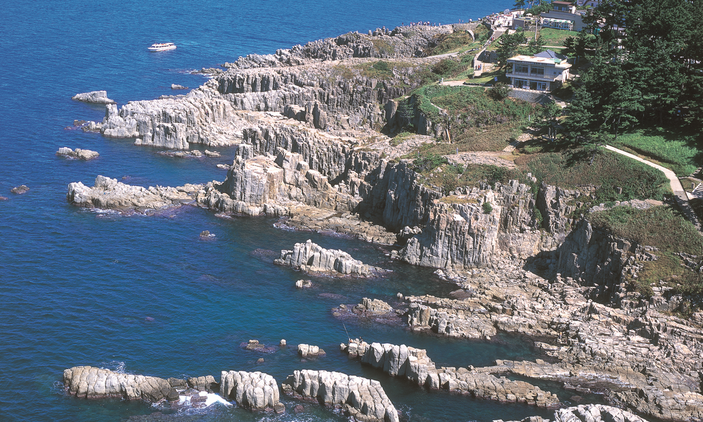 東尋坊のデートプランを紹介！スポットの魅力やアクセスも - ENSPORTS place