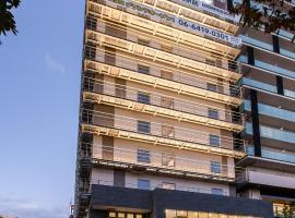 ワイズホテル阪神尼崎駅前」のロビーに『ChargeSPOT』が設置されました！ これはスマホの充電器レンタルなんです🤗LINEのアカウントをお持ちの方は、チャージスポットのアプリをダウンロードしなくてもモバイルバッテリーを借りることができます！ 移動中に充電が切れ