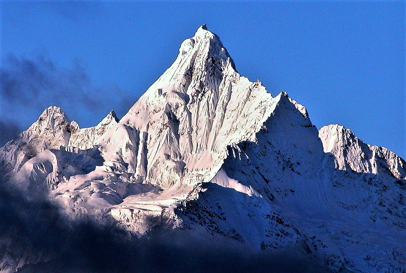 未踏の名峰ヤンマイヨンと梅里雪山ハイキング西遊旅行の添乗員同行ツアー 145号