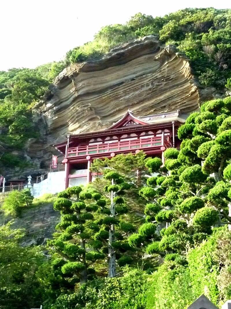 大福寺 崖観音 のアクセス・営業時間・周辺スポット - 日本の観光メディアMATCHA