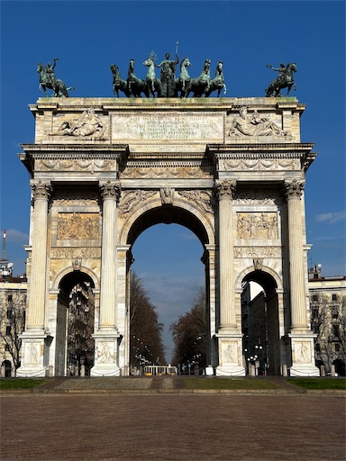 平和の門 クチコミ・アクセス・営業時間ミラノ フォートラベル