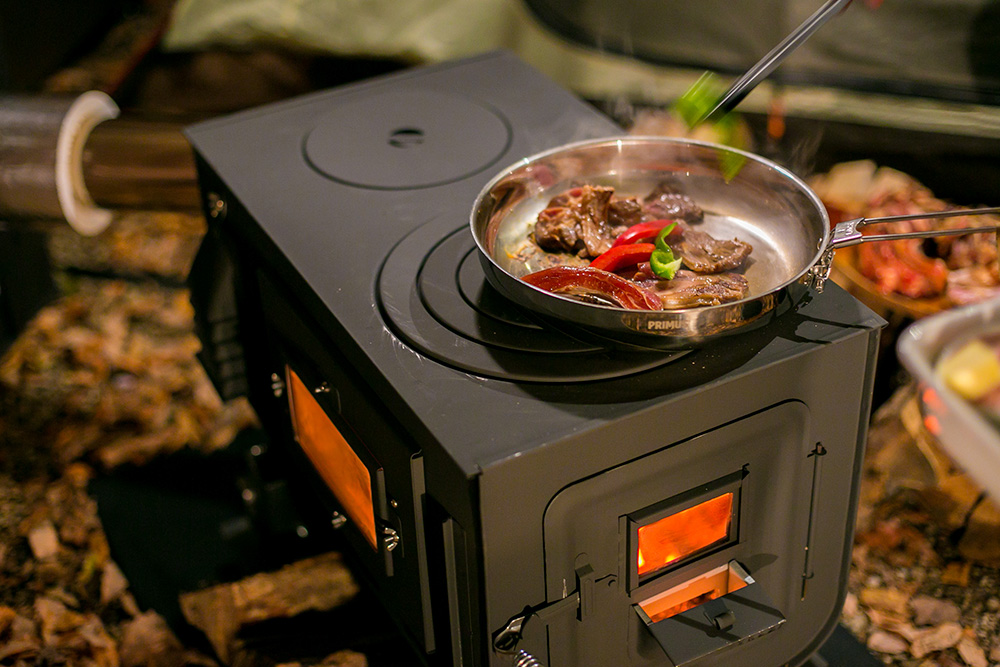 冬キャンプ♪焚き火を囲んでわいわい食べたいおすすめ料理＊キナリノ