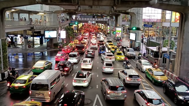 高速道路の渋滞時はどの車線を走るべき？理由も詳しく解説 季節・暮らしの話題 2023年01月29日- 日本気象協会 tenki.jp