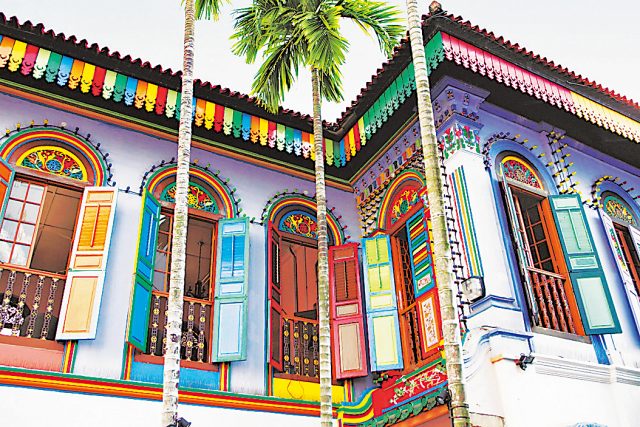 愛知県犬山市のリトルワールドへ💨 ドイツとインドの民族衣装を着てみた✨ そして色んな国の建物を見て、色んな国の食べ物を食べ、たくさん歩き、、、楽しかった〜😆♪♪♪リトルワールド犬山市民族衣装ディアンドルサリー年甲斐もなく