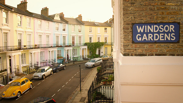 映画「ノッティングヒルの恋人」のロケ地！ロンドンでアンティークと本の旅movietabi.com