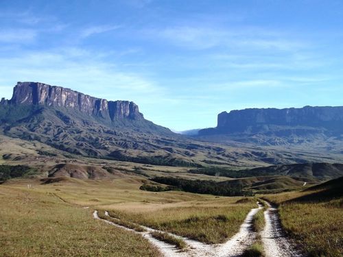 カールじいさんの空飛ぶ家』南米ギアナ高地ってどこ？ロライマ山山頂トレッキングを豊富な写真で解説TABI NOTE