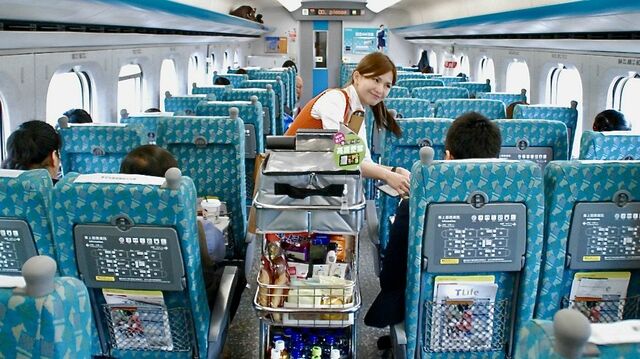東海道新幹線で使用していた「車内販売用ワゴン」を50台限定で抽選販売 - トラベル Watch