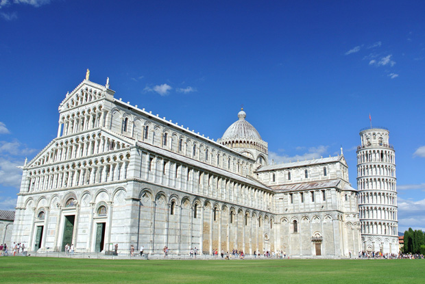 ピサ、奇跡の場所: ピサの斜塔と大聖堂洗礼堂、トスカーナ、イタリアの写真素材・画像素材 Image