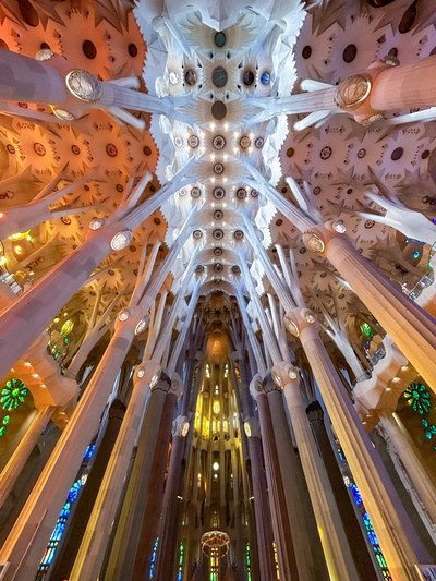 本当にサグラダファミリアはガウディの没後100年2026に完成するバルセロナ建築漫遊記・未来へ