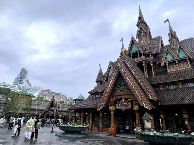 東京ディズニーシー『アナと雪の女王』の新エリア「フローズンキングダム」アトラクション＆レストラン解説 - ファッションプレス