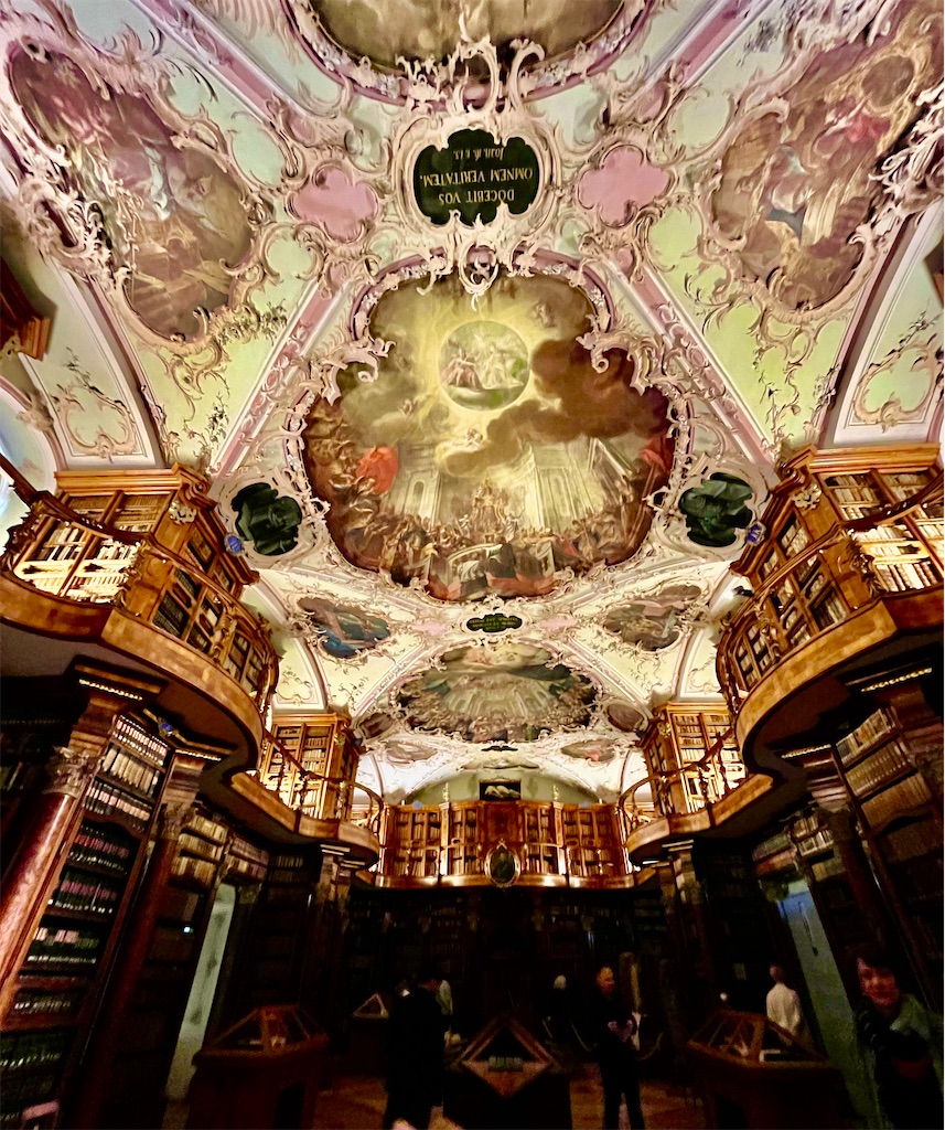 ザンクトガレン修道院 ザンクトガレンシュウドウイン とは？ 意味や使い方 -