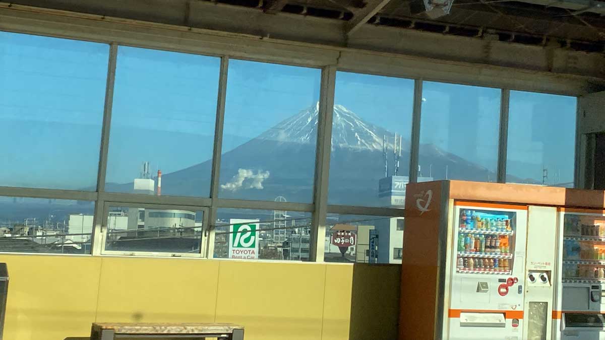 新幹線から富士山が見える座席と時間東海道新幹線の予約ガイド