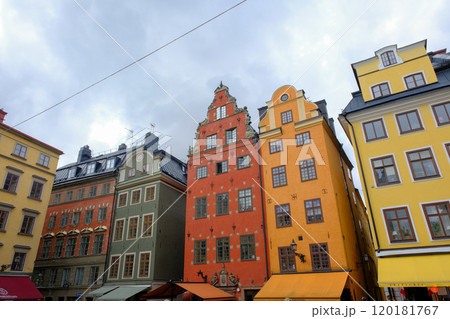 冬の夜のストックホルム スウェーデンの冬の風景 - 北欧の絶景をお届けします