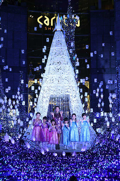 カレッタ汐留のイルミネーション、ディズニー映画『アナと雪の女王』『塔の上のラプンツェル』の世界を表現 - ファッションプレス