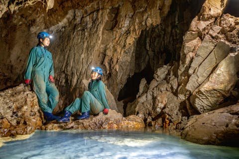 全国 一度は探検したい日本の鍾乳洞や洞窟13選！自然の神秘を感じて＜2024＞ じゃらんニュース