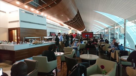 シャンパン・ラウンジに驚愕！エミレーツ航空ビジネスクラス搭乗レポ ラウンジ編TABIZINE～人生に旅心を～