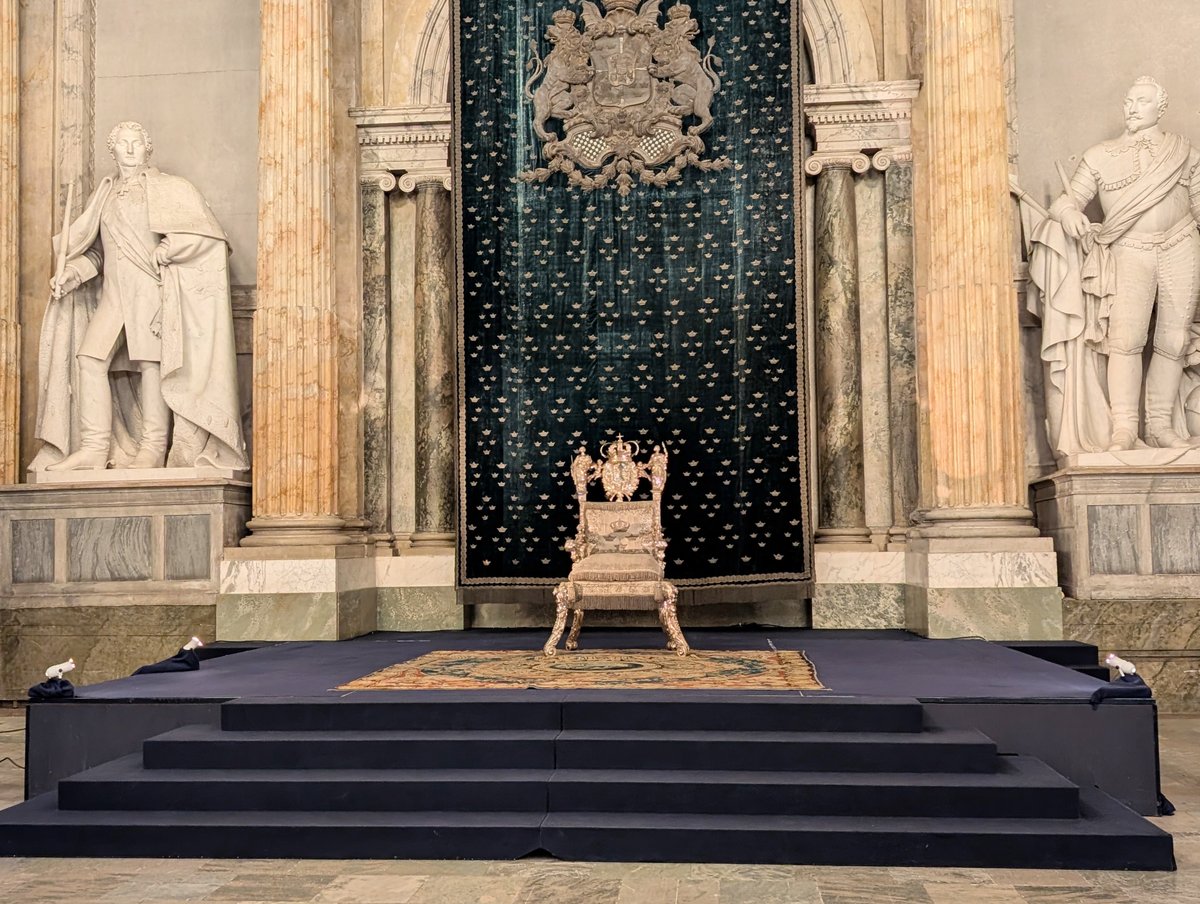 スウェーデン ストックホルム 宮殿・ガムラスタンたびながら means while