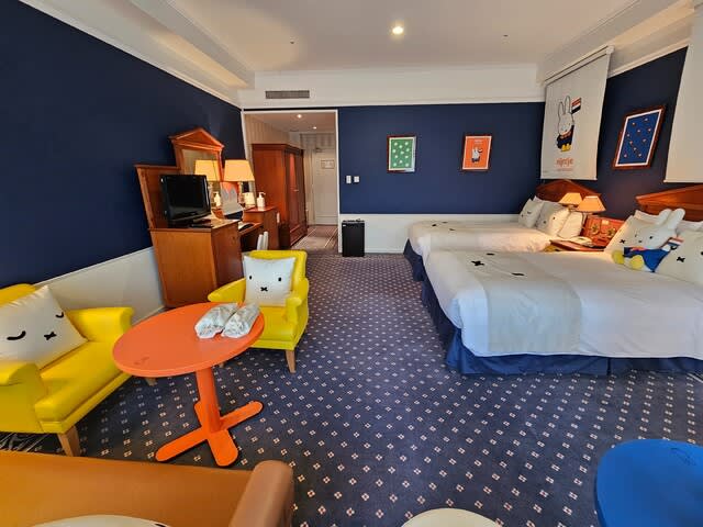 ホテルアムステルダムのミッフィールーム♫ 自分より、連れて行ったミッフィーちゃん達の方が いっぱい楽しんでくれました🎵ハウステンボス憧れの異世界miffynijntjedickbrunaミッフィーナインチェぬい撮りぬいどりぬいぐるみじゃありません家族です