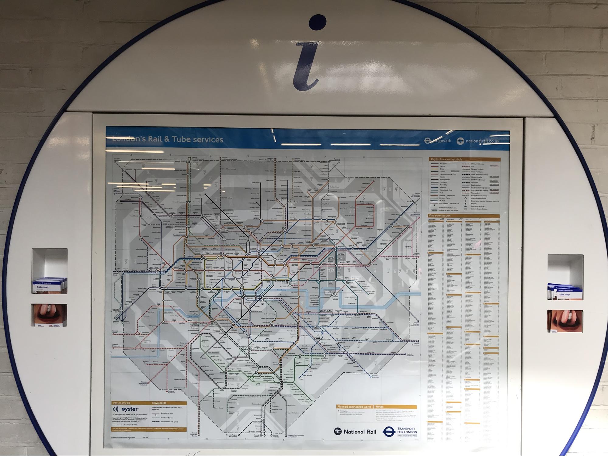ロンドン地下鉄路線図の値段と価格推移は？8件の売買データからロンドン地下鉄路線図の価値がわかる。販売や買取価格の参考にも